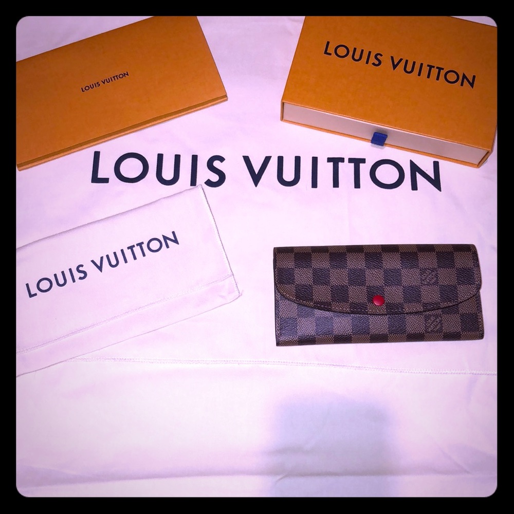 Louis Vuitton Emilie Wallet in Damier Ebene